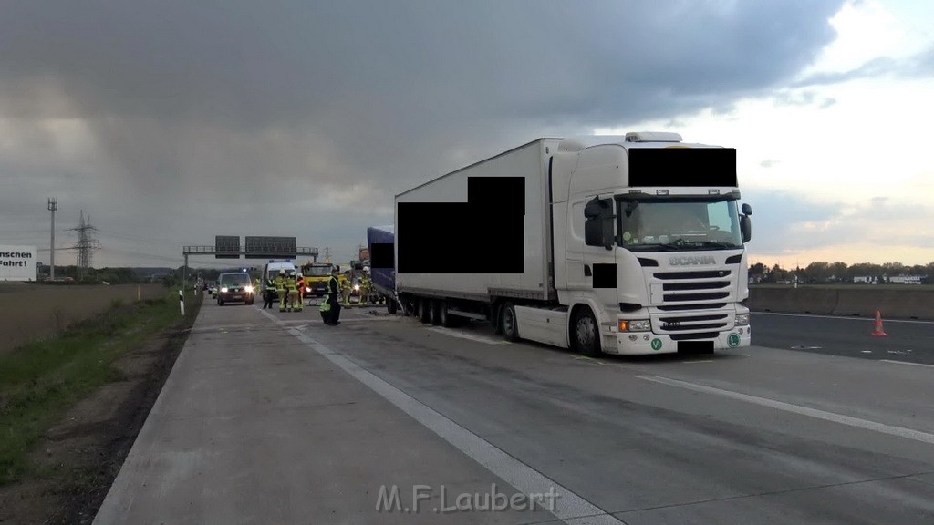 Schwerer VU A 4 Rich Olpe vor AK Koeln West P07.jpg